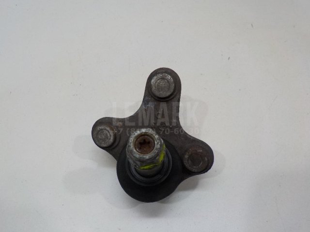 Опора шаровая правая передней подвески