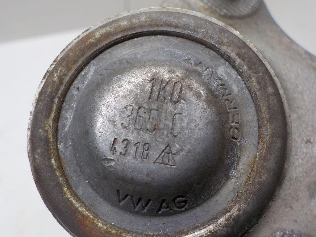 Опора шаровая левая передней подвески