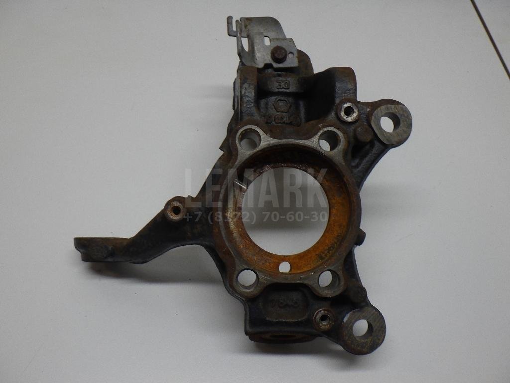 Кулак поворотный передний правый