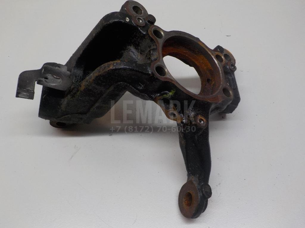 Кулак поворотный передний правый