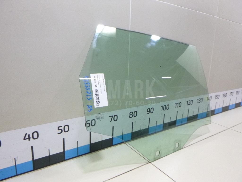 Стекло двери задней правой