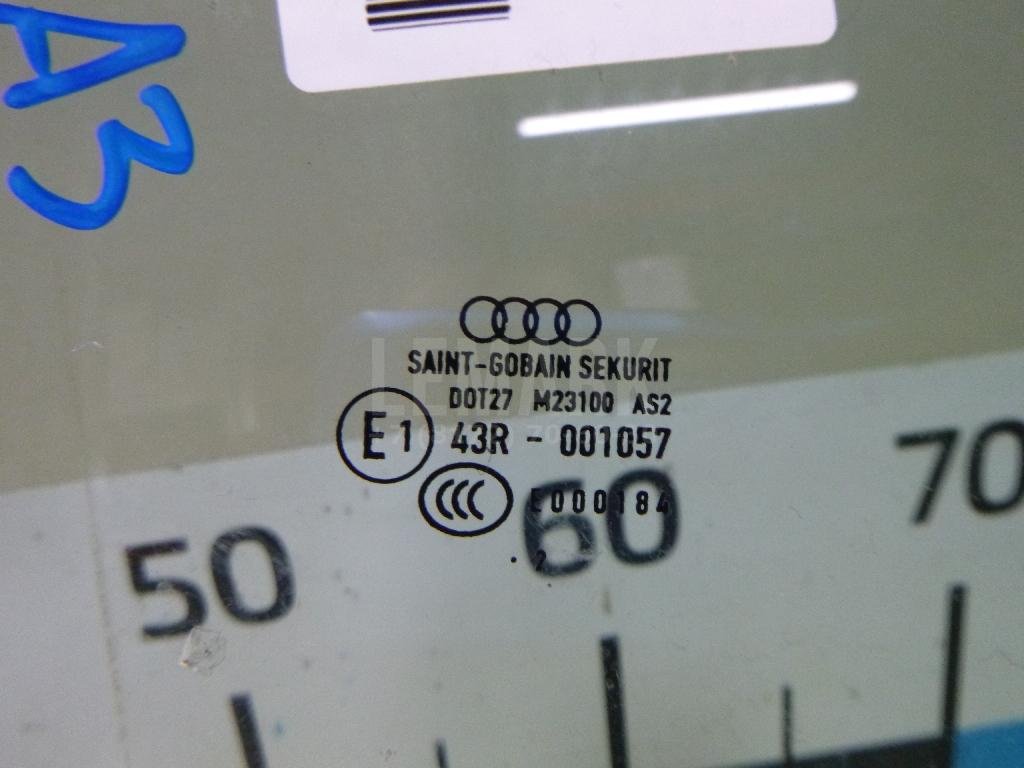 Стекло двери задней правой