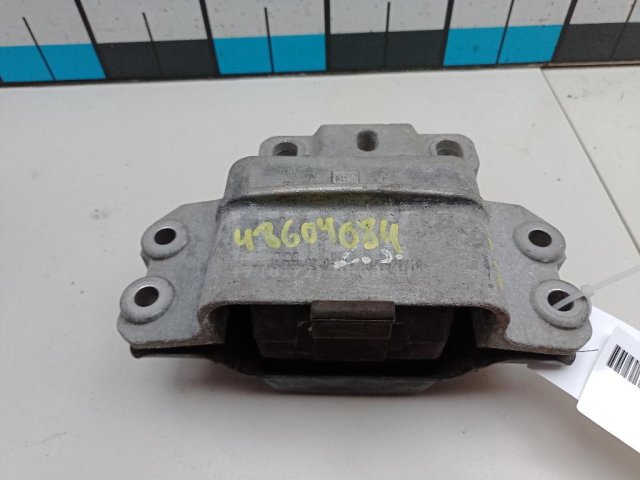 Опора двигателя левая