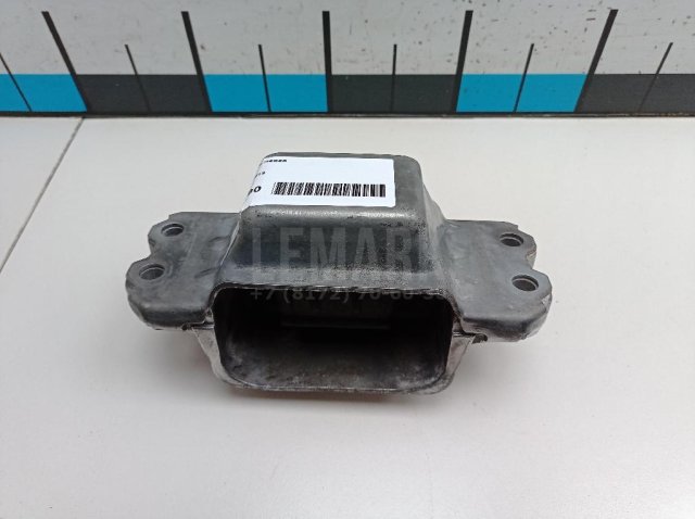 Опора двигателя левая