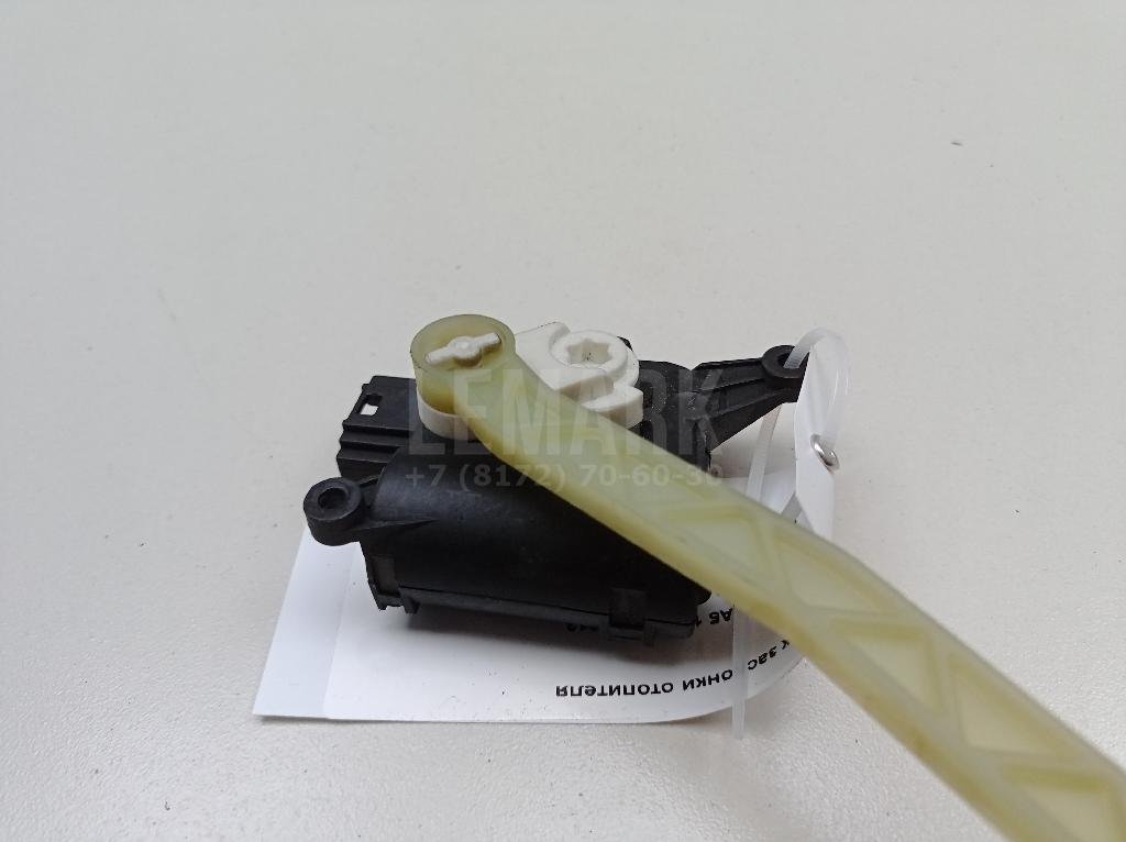 Моторчик заслонки отопителя