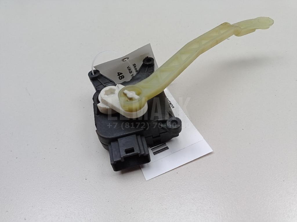 Моторчик заслонки отопителя