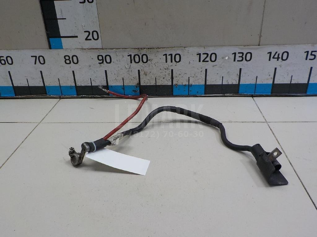 Клемма аккумулятора плюс