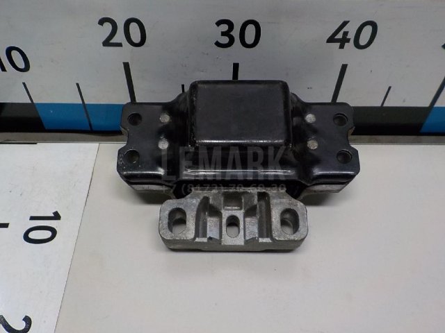 Опора двигателя левая