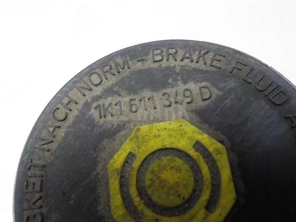 Крышка бачка тормозной жидкости