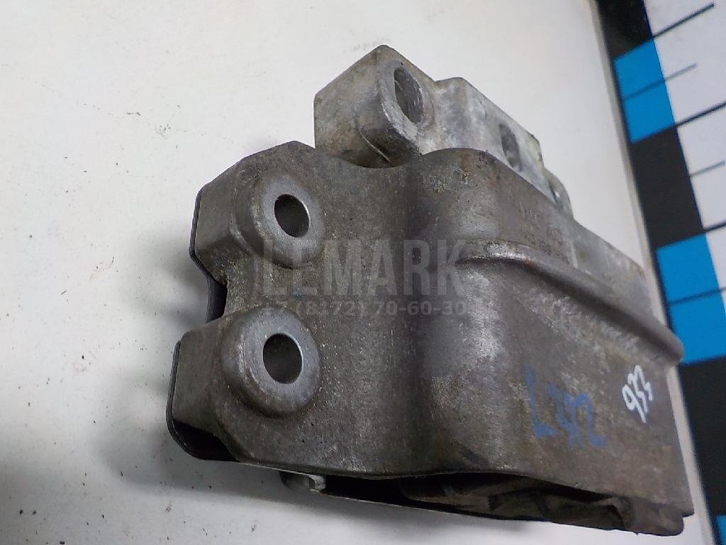 Опора двигателя левая