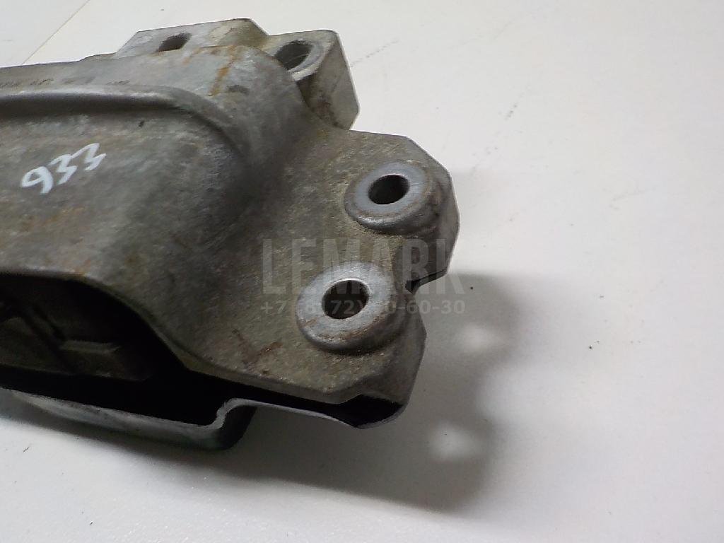 Опора двигателя левая