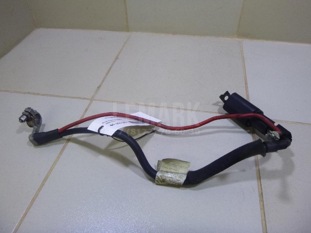 Клемма аккумулятора плюс