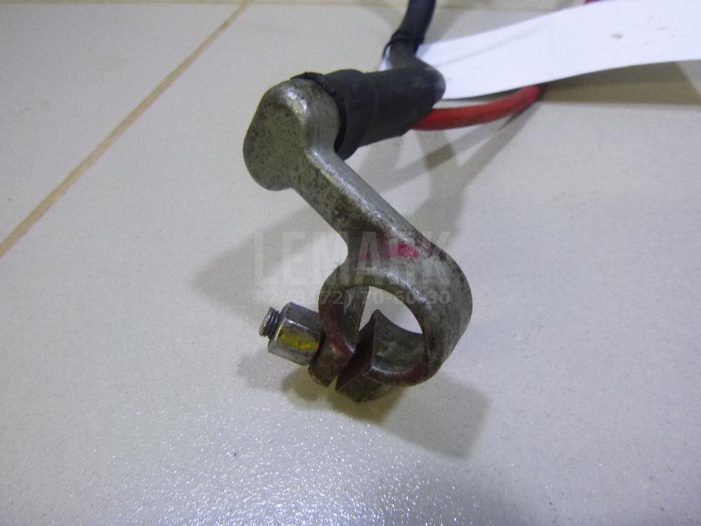 Клемма аккумулятора плюс