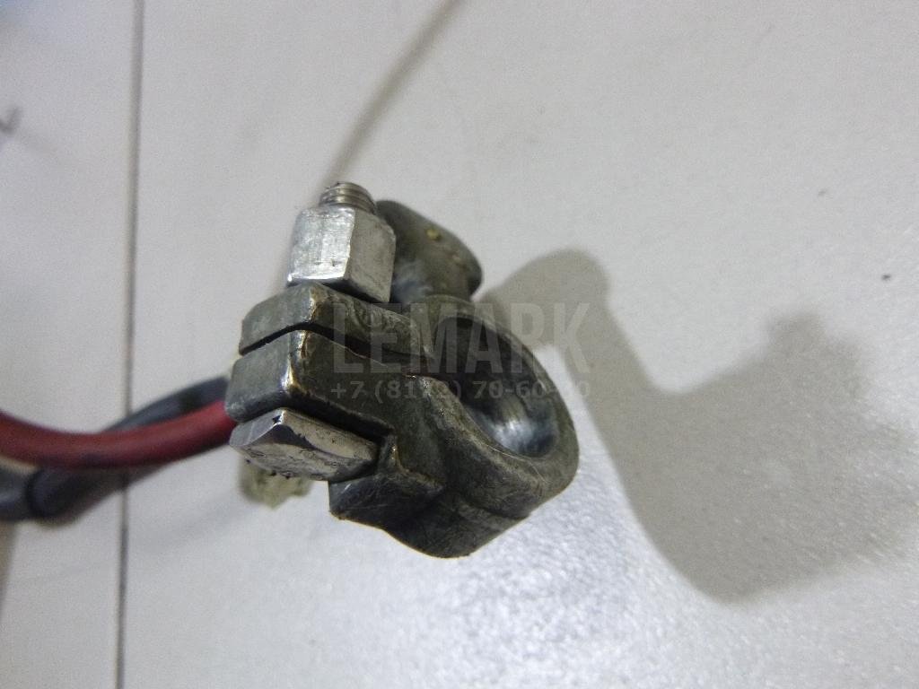 Клемма аккумулятора плюс