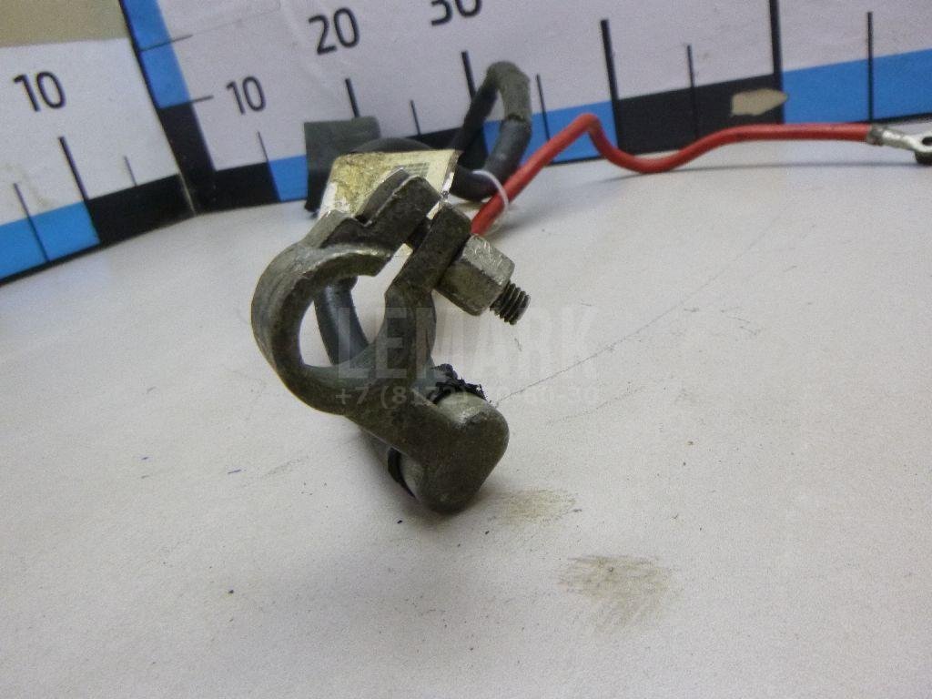 Клемма аккумулятора плюс