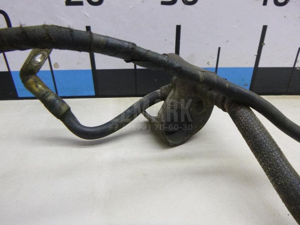 Клемма аккумулятора плюс