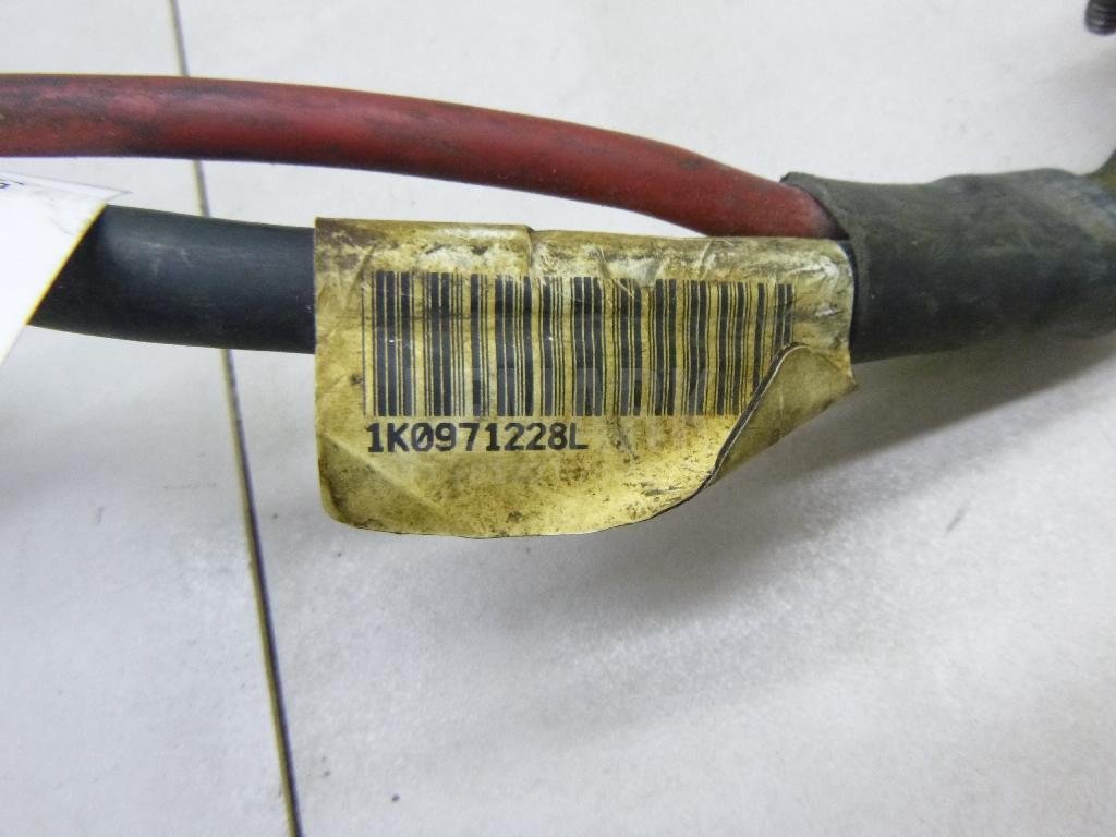 Клемма аккумулятора плюс