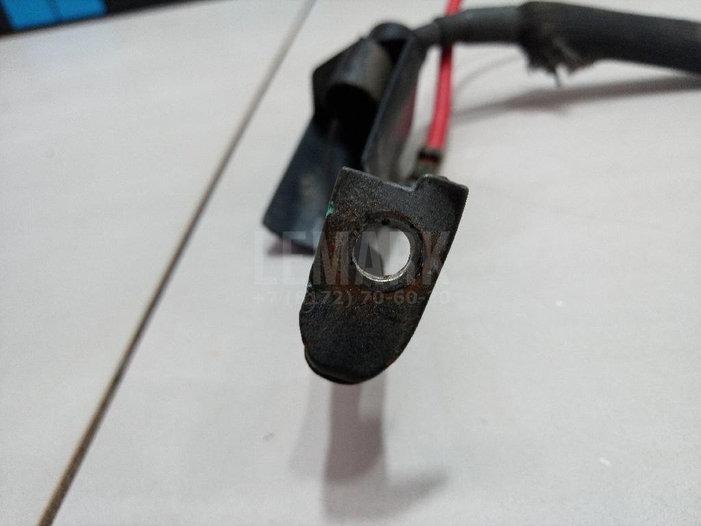 Клемма аккумулятора плюс