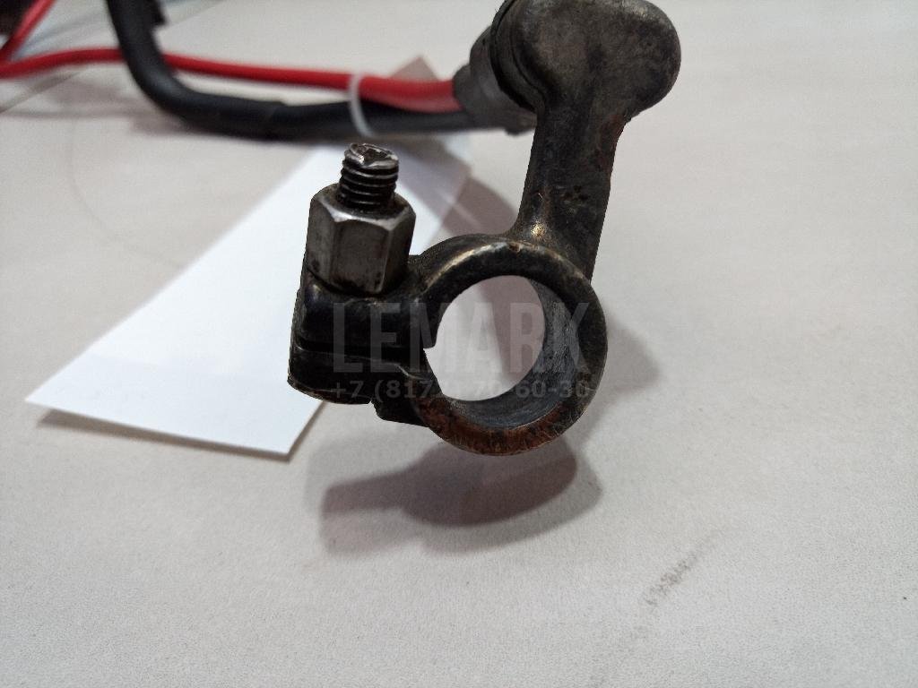 Клемма аккумулятора плюс