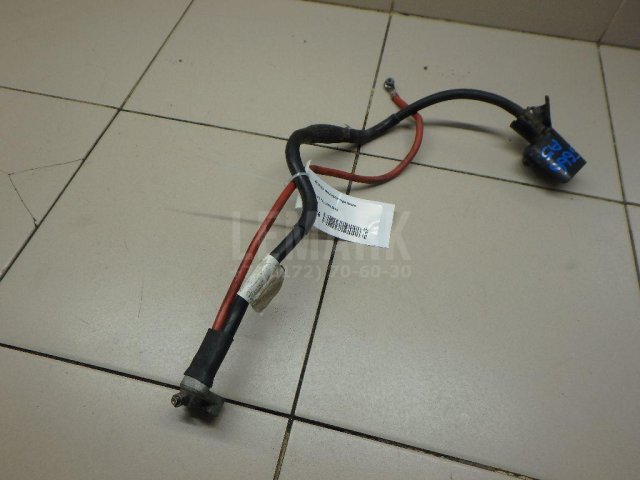 Клемма аккумулятора плюс