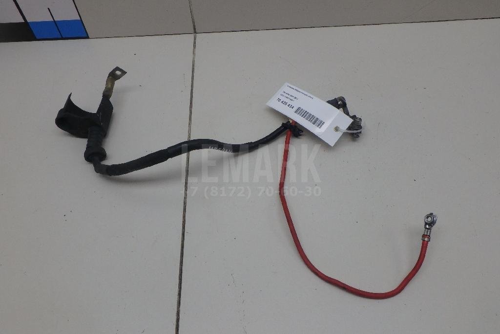 Клемма аккумулятора плюс