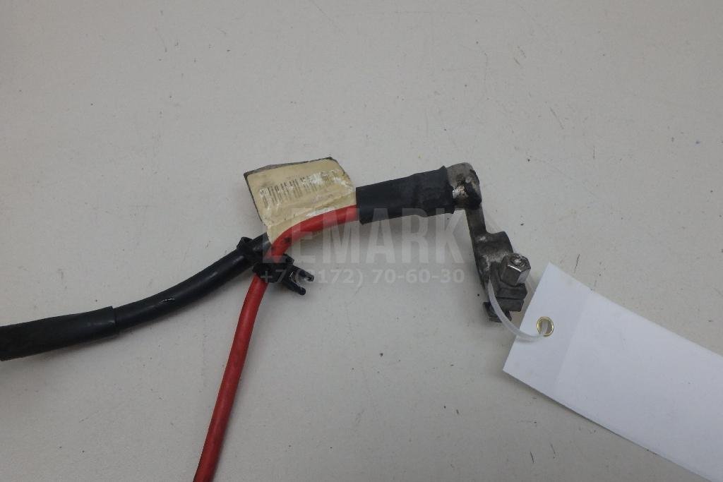 Клемма аккумулятора плюс