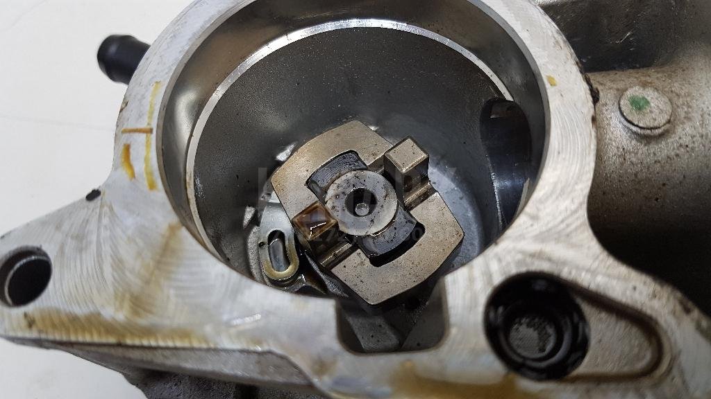 Насос вакуумный