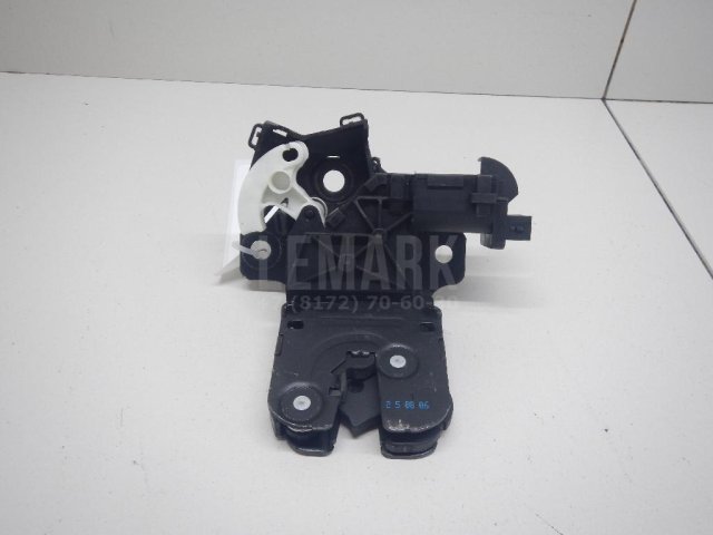 Замок багажника