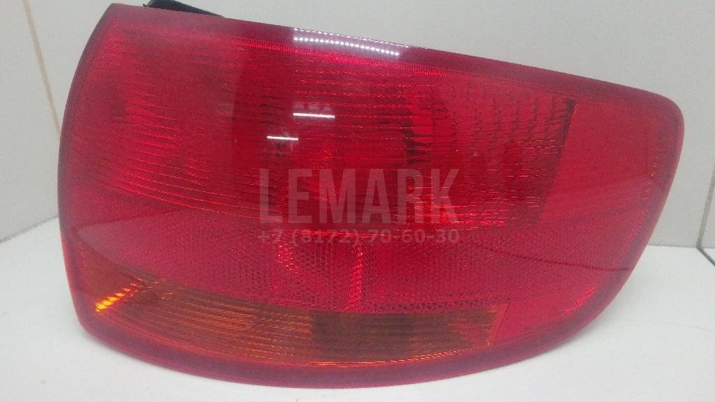 Фонарь задний наружный правый