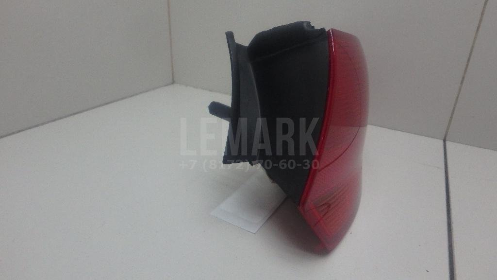 Фонарь задний наружный правый