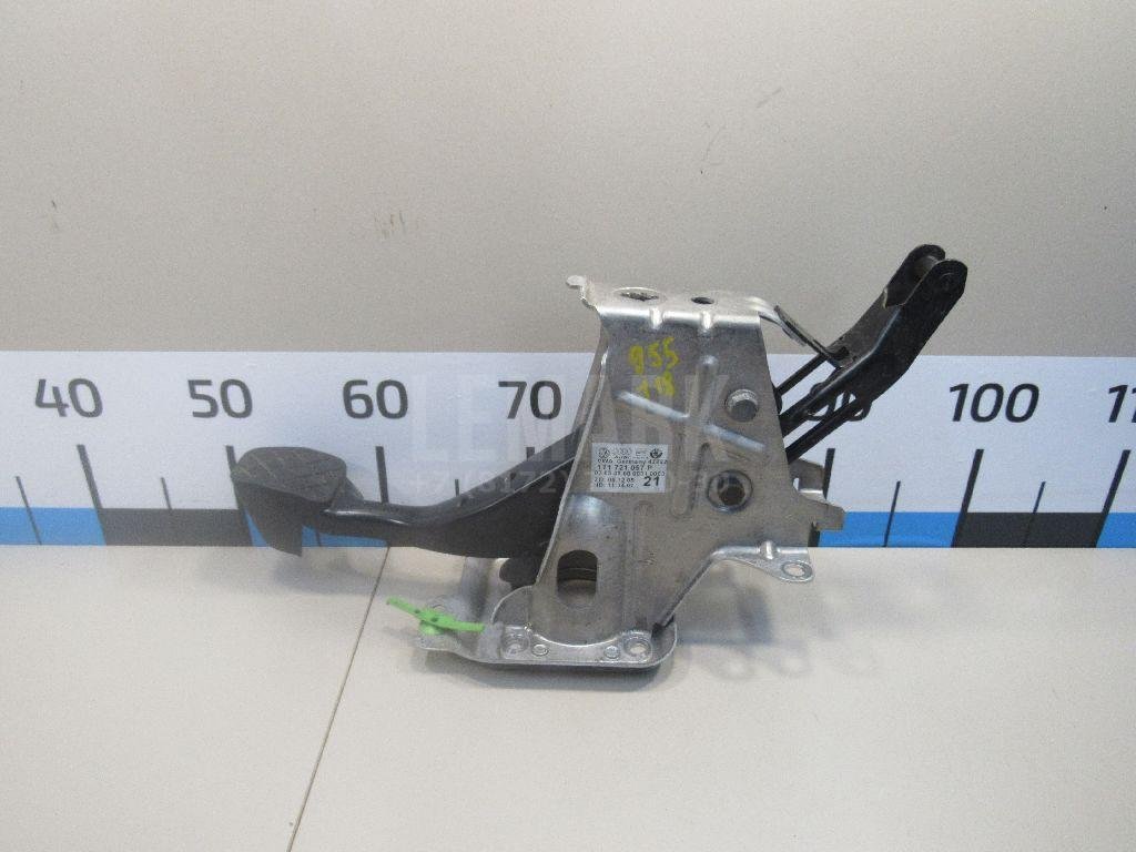 Педаль тормоза