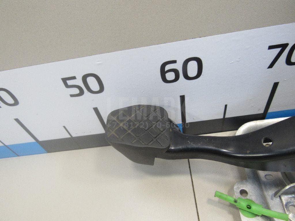 Педаль тормоза