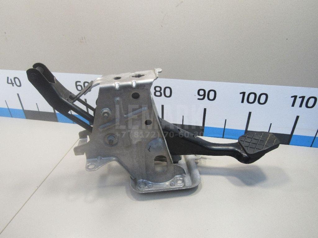 Педаль тормоза