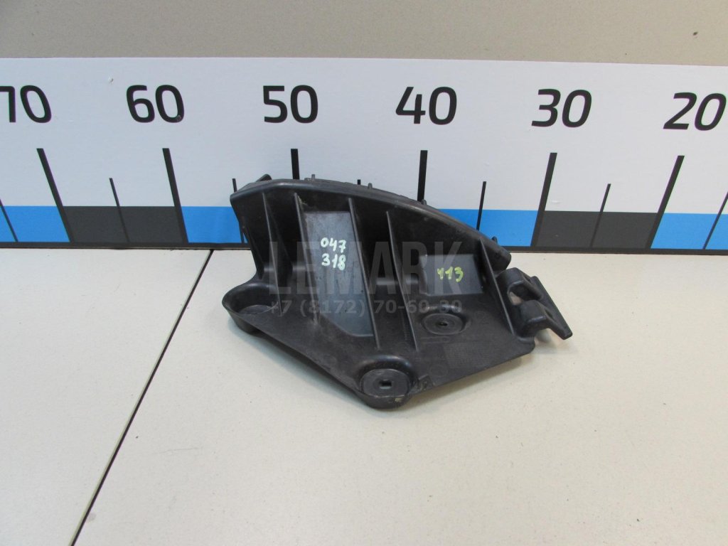 Направляющая заднего бампера правая