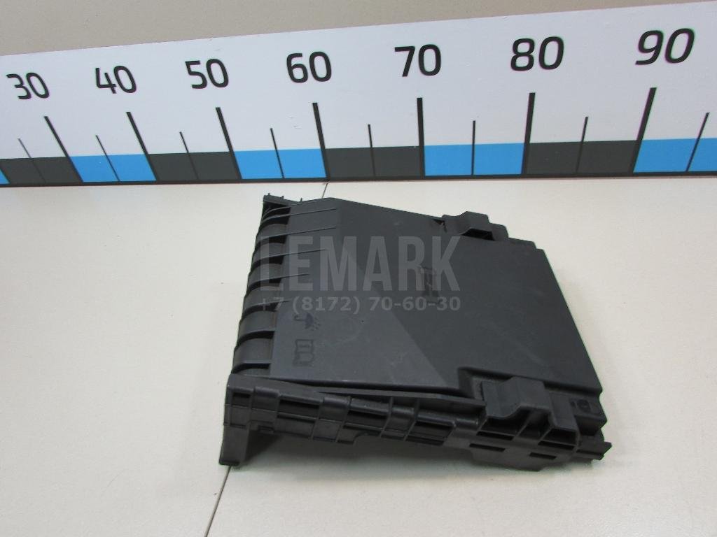 Крышка блока предохранителей