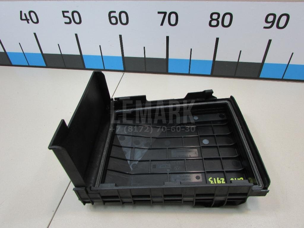 Крышка блока предохранителей