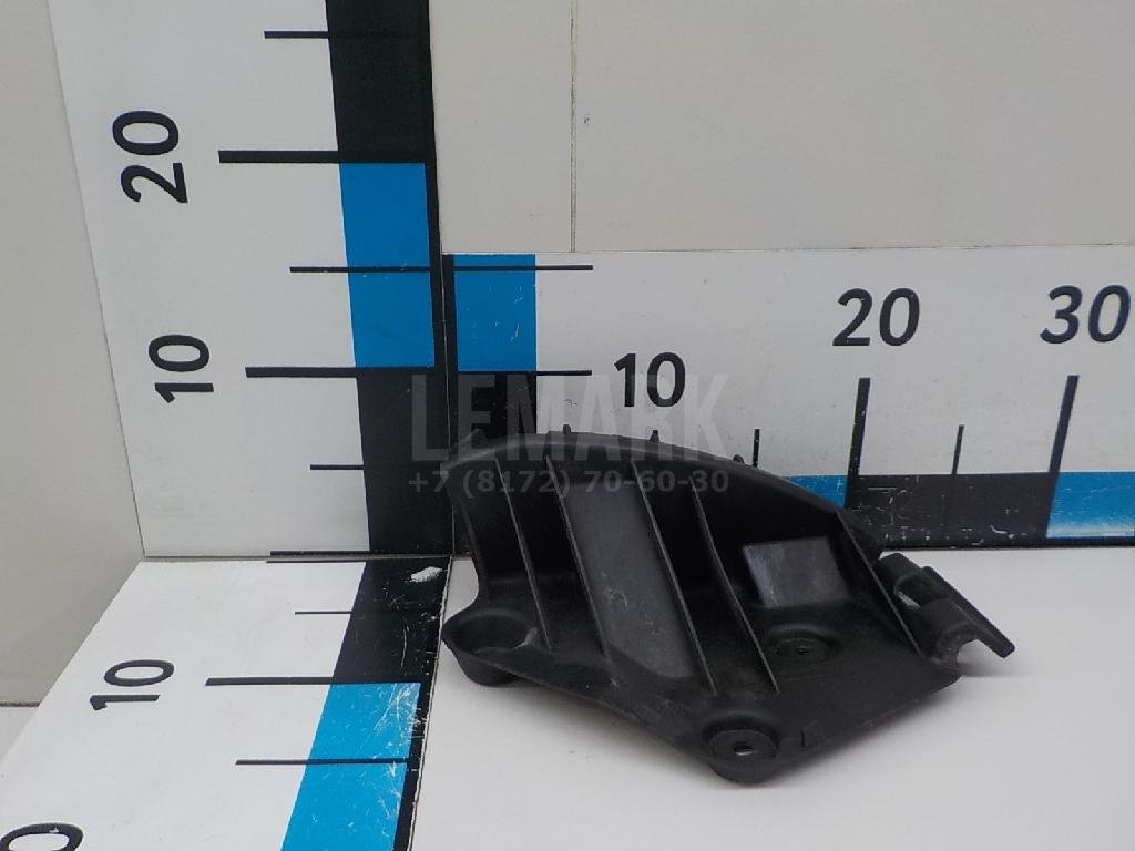 Направляющая заднего бампера правая