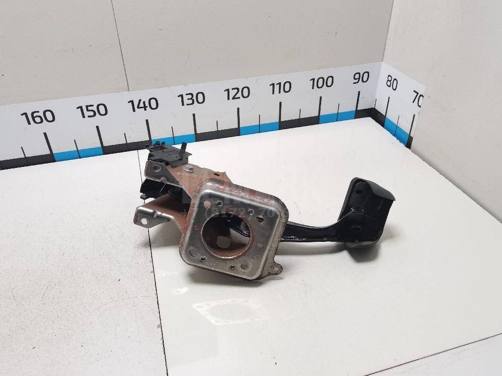 Педаль тормоза