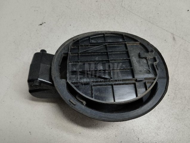 Ниша лючка бензобака