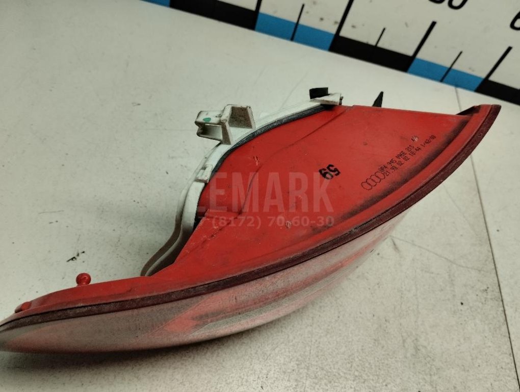 Фонарь задний наружный правый