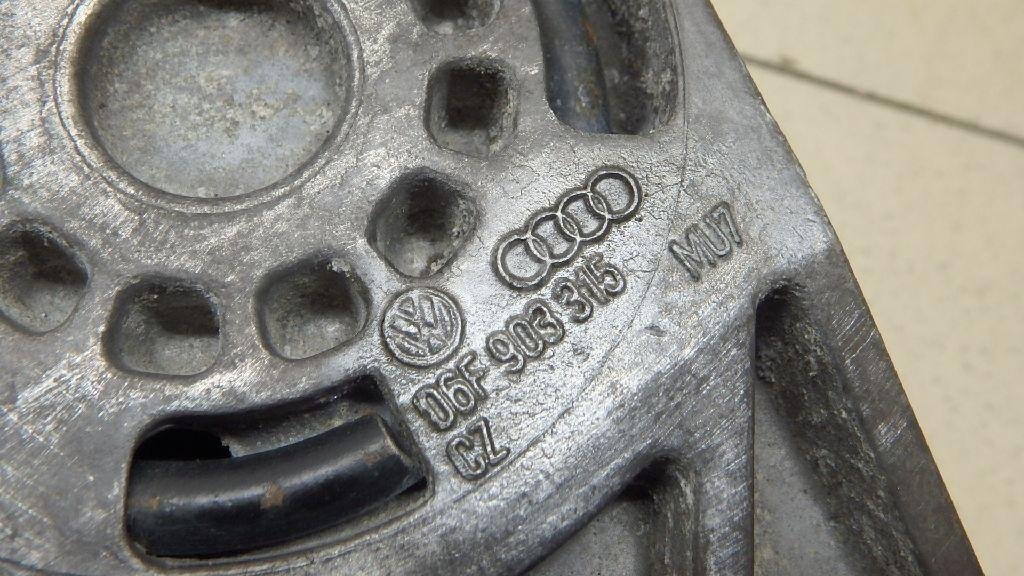 Ролик руч.ремня с кронштейном