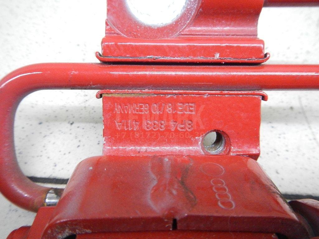 Петля двери задней левой нижняя