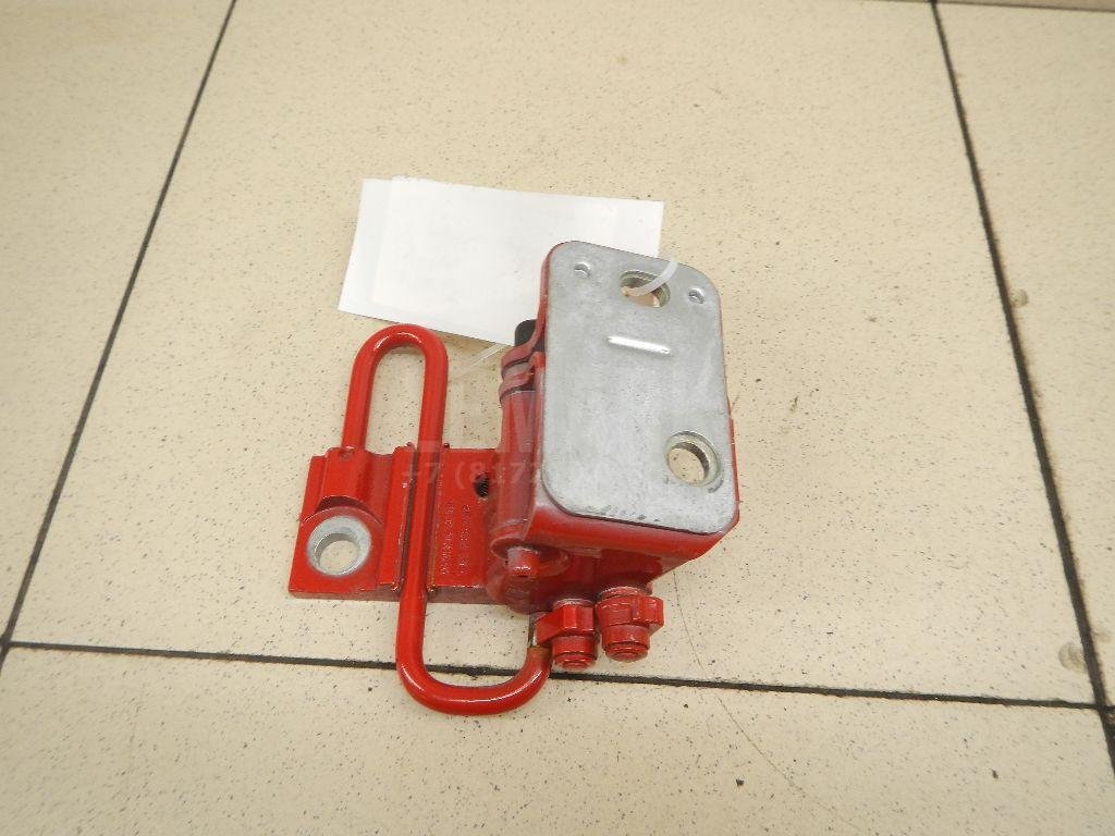 Петля двери задней левой нижняя