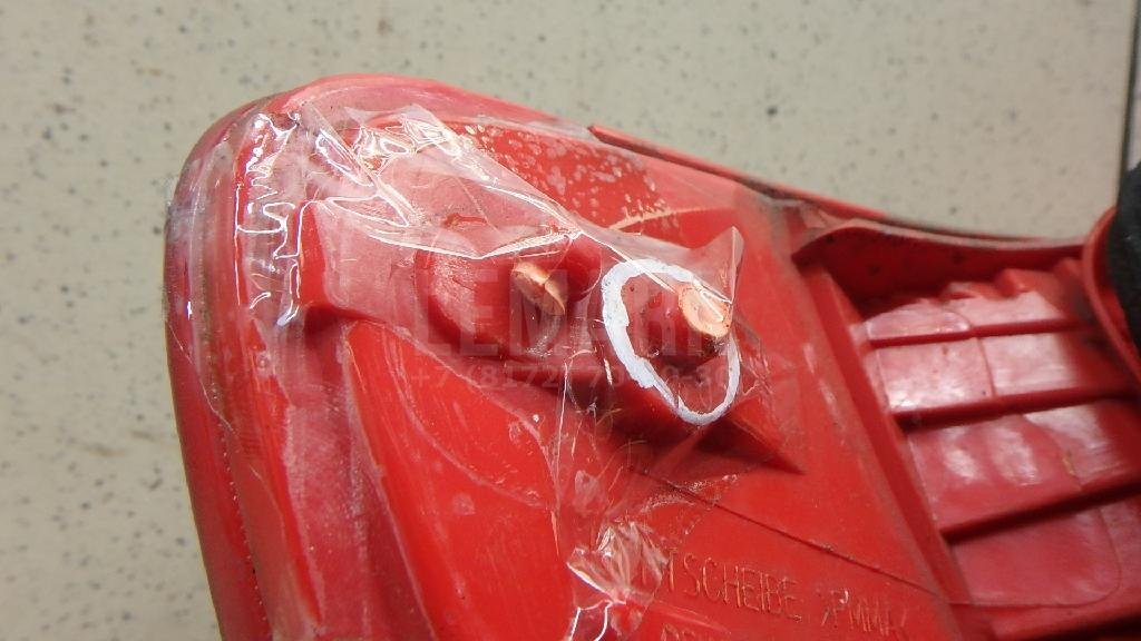 Фонарь задний наружный правый