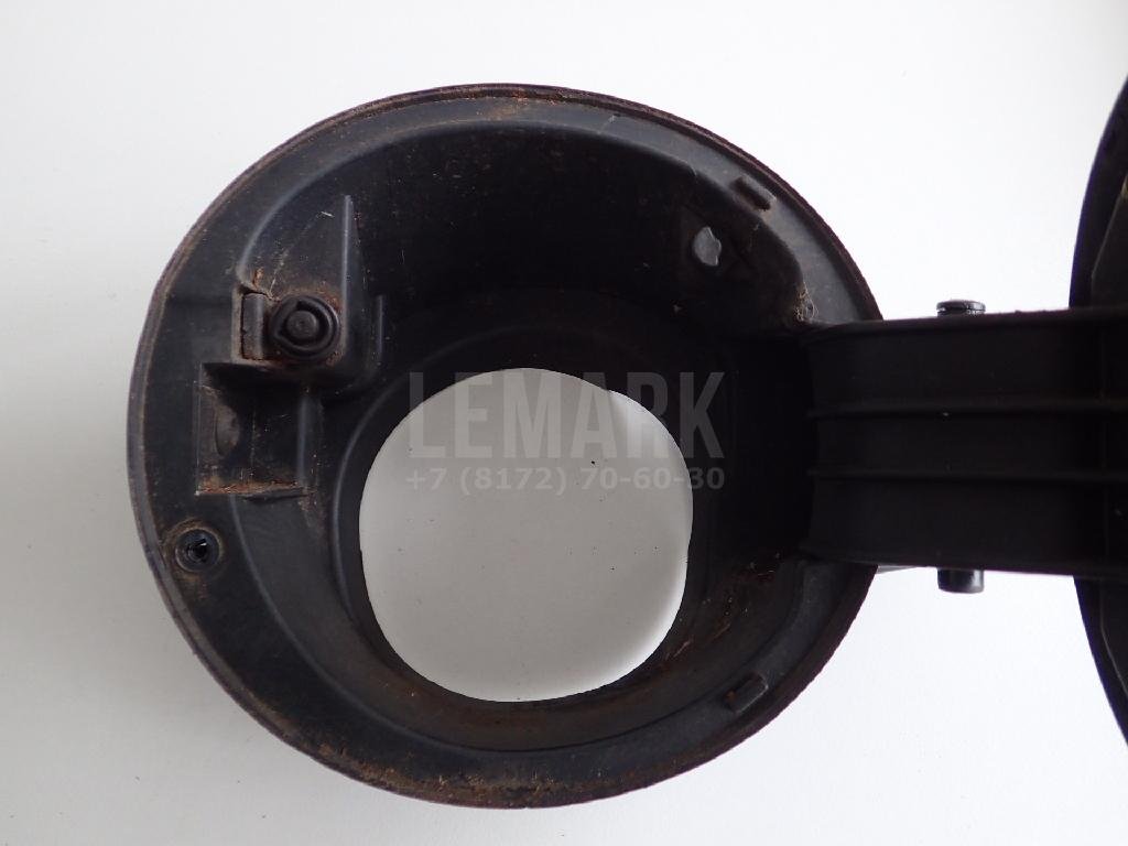 Ниша лючка бензобака