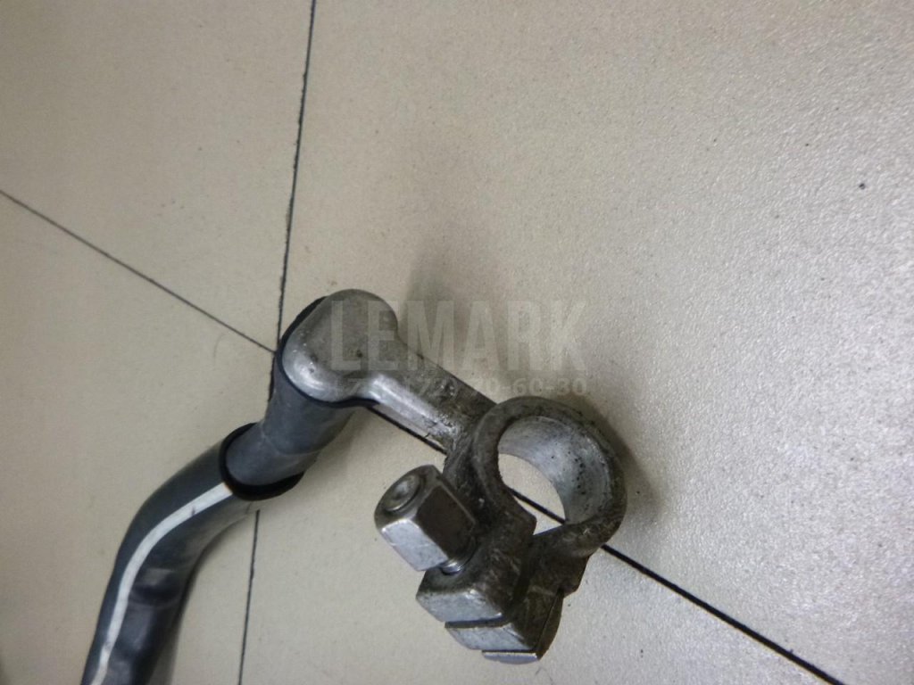 Клемма аккумулятора плюс