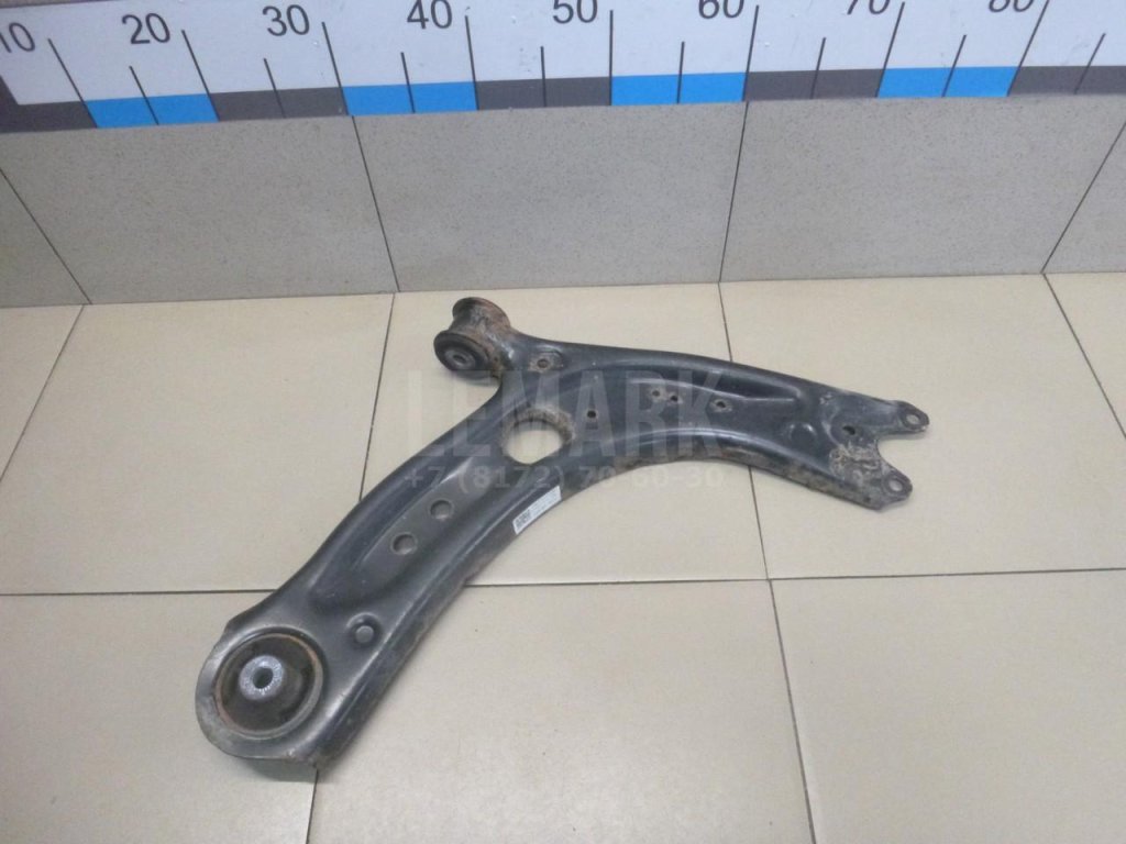 Рычаг передний правый