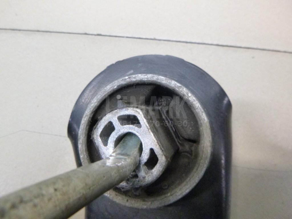 Рычаг задний продольный правый