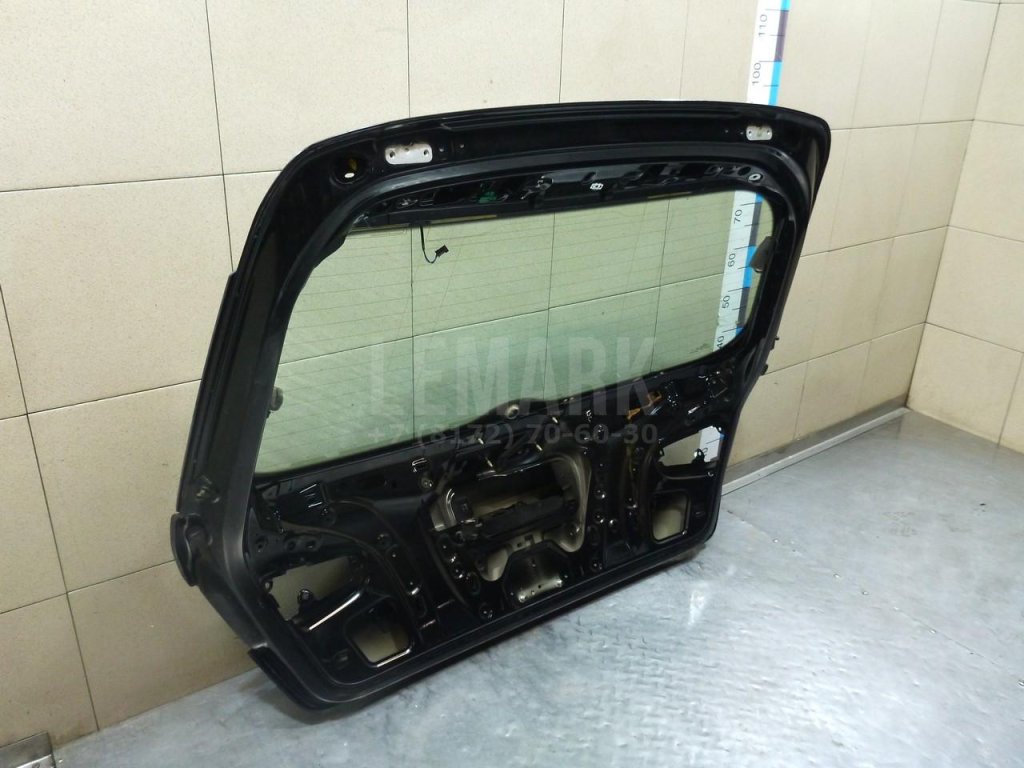 Дверь багажника со стеклом