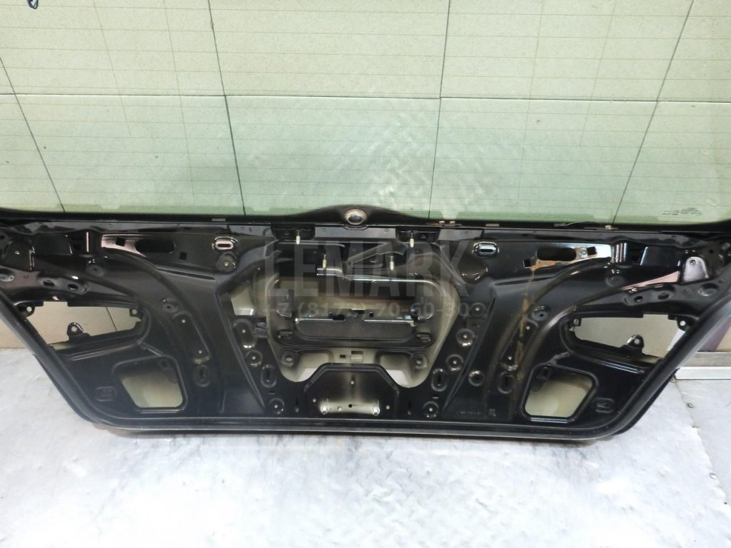 Дверь багажника со стеклом